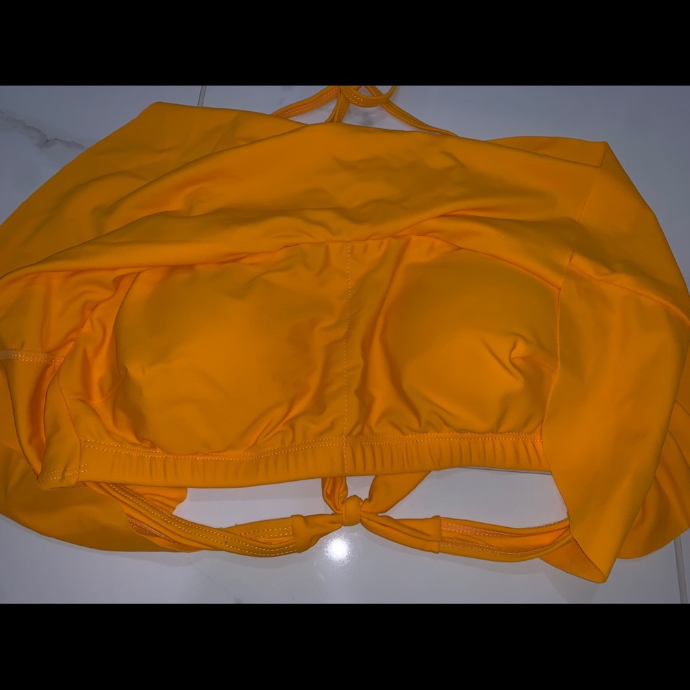 NWT- Bikini Top- Size Medium - Picture 3 of 7